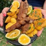 Chicharrón Con Patacones