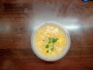 Zuppa di pollo e mais