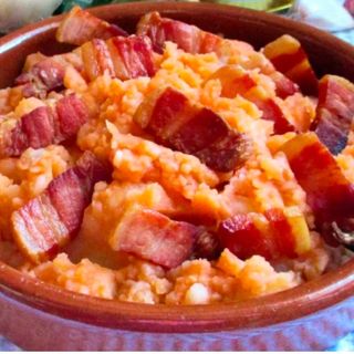 Ración De Patatas Meneadas