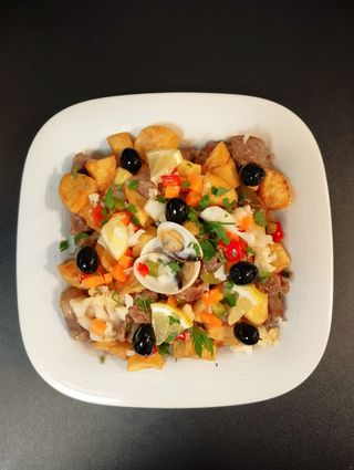 Carne de Porco à Alentejana