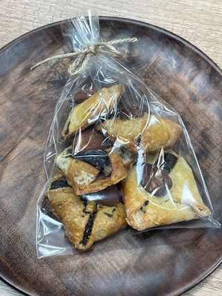 Бадемка с шипково сладко