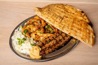 1/2 pilećih fileta i 1/2 sudžukice