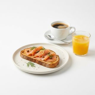 Menú tosta de salmón