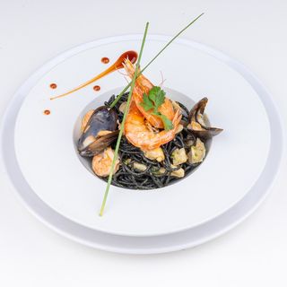 SPAGHETTI NOIR A L'AIL