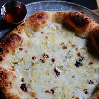 Піца Чотири сири з гострим медом (490г)