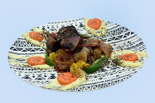 Viande De Bœuf Braisé Attiéké