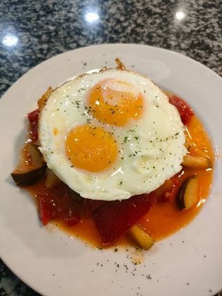 Ración De Pisto Con Huevos