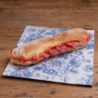 Flauta de Secallona con Tomate Rallado y AOVE