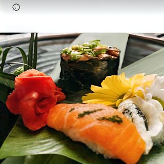 Спайси суши с угрем