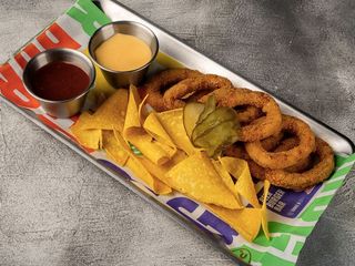 ЦИБУЛЕВІ КІЛЬЦЯ З НАЧОС (150/20/10/30/30g)