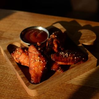 Курячі крильця* (160/40г)