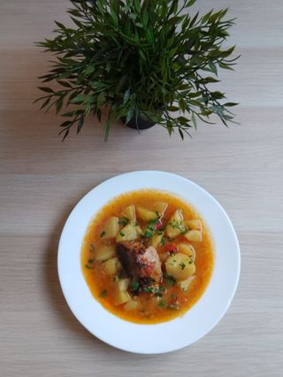 Свинско с картофи яхния (450г)