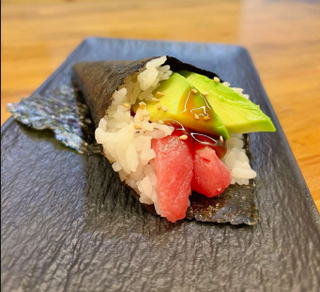 Temaki De Atún Y Aguacate