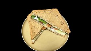 Kanapka  z łososiem.