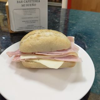 Pulga jamón y queso.