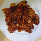 Ternera con bambú y setas