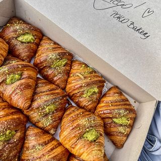 Croissant pistacjowy