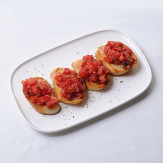 Pan Con Ajo Y Tomate