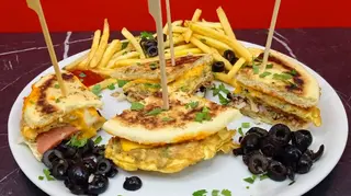 Chapati Omelette Thon