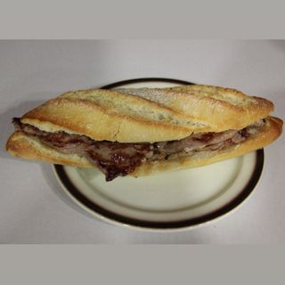 Bocadillo de ternera XL 