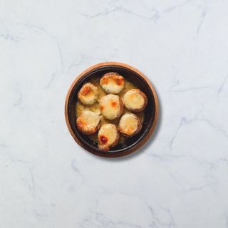 სოკო სულგუნით კეცზე