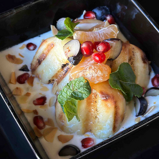 Сирники з маскарпоне та фруктами