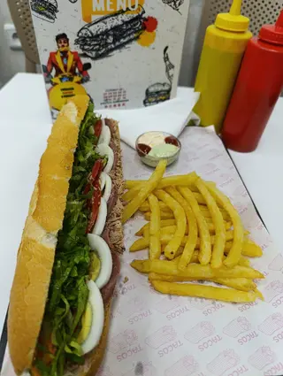 Sandwich Thon Oeuf Mortadelle