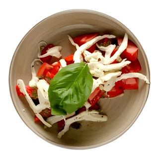 Салата Капрезе, произлязла от остров Капри, пресъздадена от нас