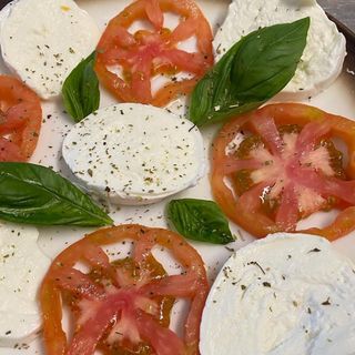 Antipasto caprese