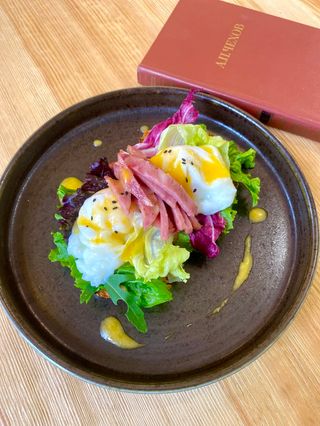 Яйцо "Бенедикт" с ветчиной