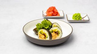 Futomaki łosoś pieczony