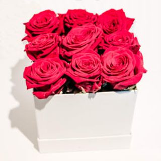 Scatola quadrata con rose