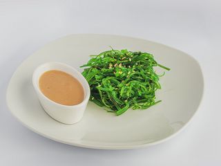 Чука з горіховим соусом (140g)