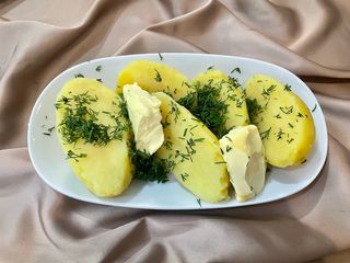 მოხარშული კარტოფილი