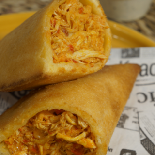 EMPANADAS DE POLLO MECHADO VENEZOLANAS (unidad)