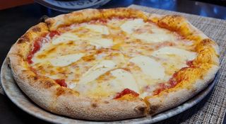 Margherita pizza 32cm