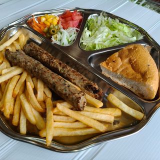 Plato adana kebab