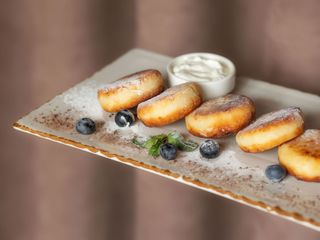 Сирники з сметаною  (200/30г)