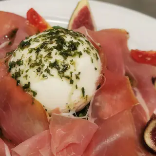 Burrata con jamón