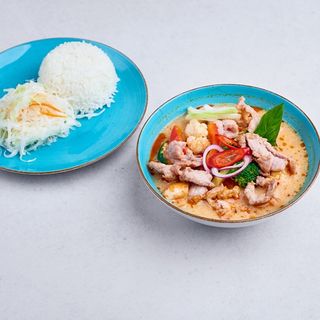 Wieprzowina w sosie curry thai