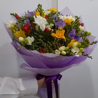 Bukiet Kolorowych Frezji -25 szt