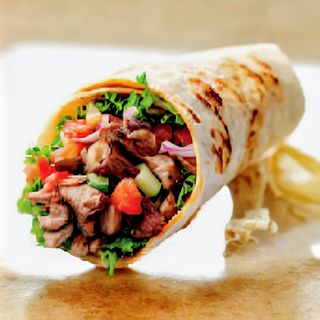 Piadina (yufka) döner kebap