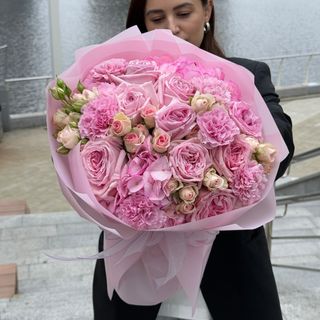 Букет з гортензіями та трояндою 