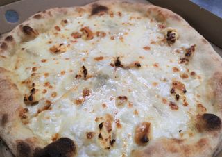 Пица Четири сирена (450г)