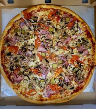 20. Pizza Ludowa 24cm