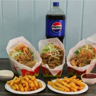 Oferta para 3  personas 1 durum 1 Kebab 1 lahmacun 1 patata grande 1 pepsi 