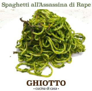 Spaghetti all'assassina con cime di rapa