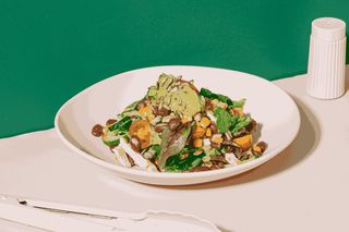 Salata cu Pui si Guacamole (Avocado) 420gr