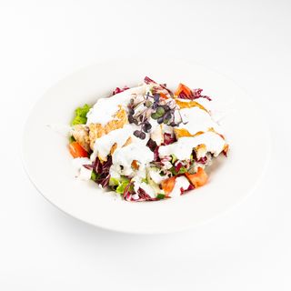 Salata s piletinom i dressingom od vrhnja i mirisnih trava