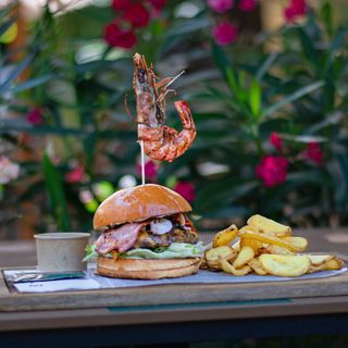 Surf & Turf Бургер (400г)